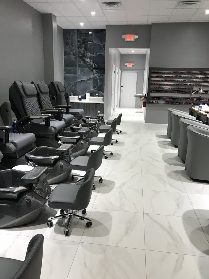 Gel nail design at Nail Lounge