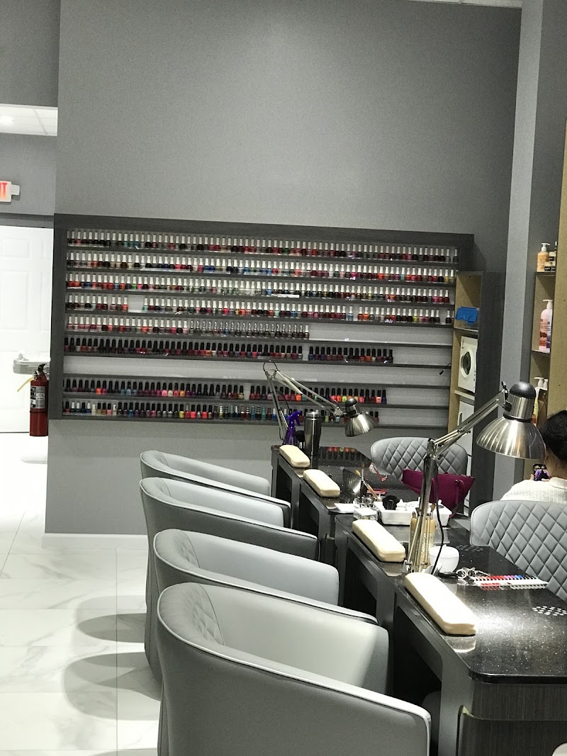 Detailed nail design work